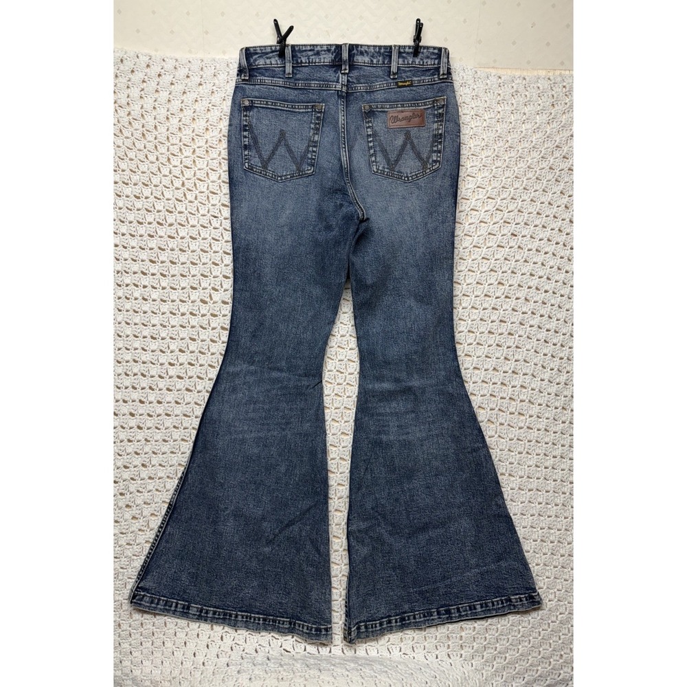 Wrangler Retro Womens Jeans 31x36 Fits 32x35 Blue Denim Trumpet Flare Western